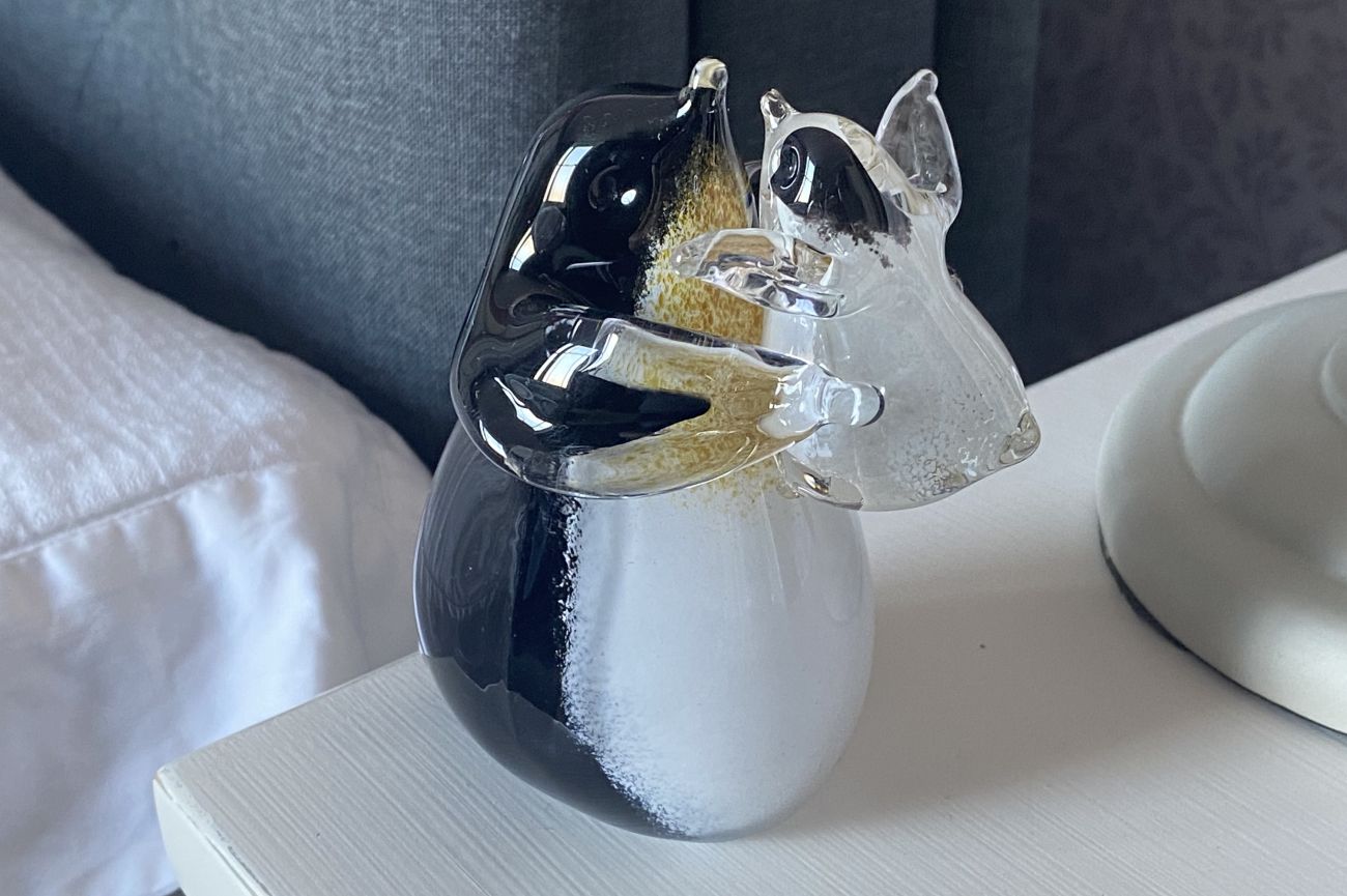 Art Glass Penguin with Baby in Arms