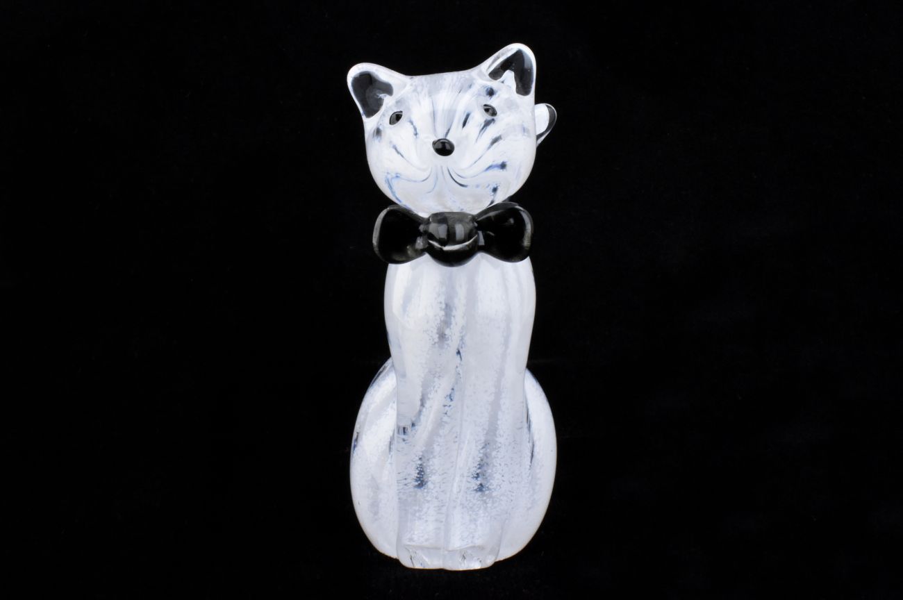 Art Glass White Cat with Bow Tie